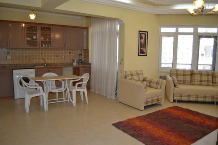 Двухкомнатаная квартира в аренду на берегу моря