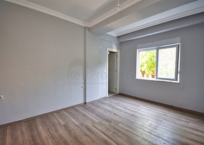 Квартира планировки 2+1 в центре города Анталия 