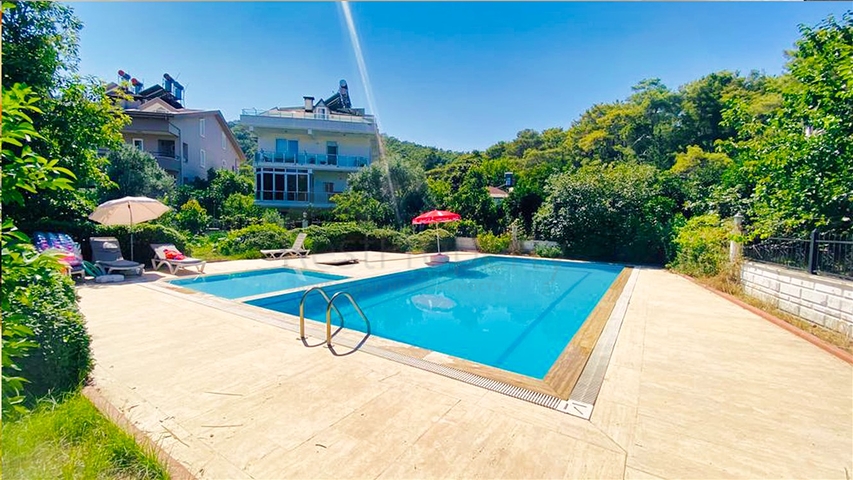 Квартира планировки 2+1 дуплекс в районе Кемер - Анталия 