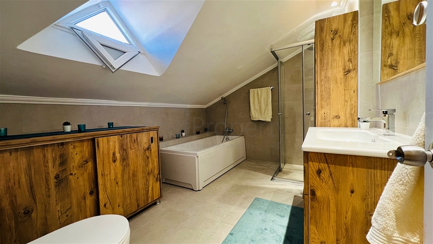 Квартира планировки 3+1 дуплекс в районе Кемер - Анталия