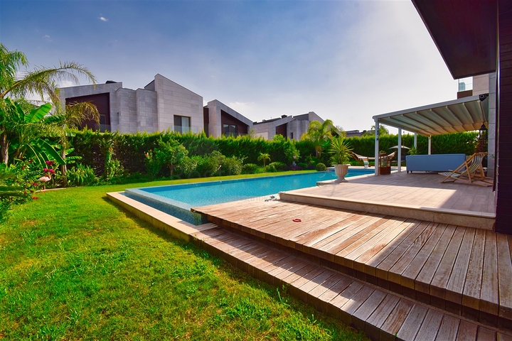 Вилла планировки 6+1 в микрорайоне Алтынкале - Анталия 