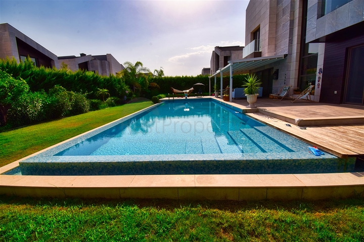 Вилла планировки 6+1 в микрорайоне Алтынкале - Анталия 