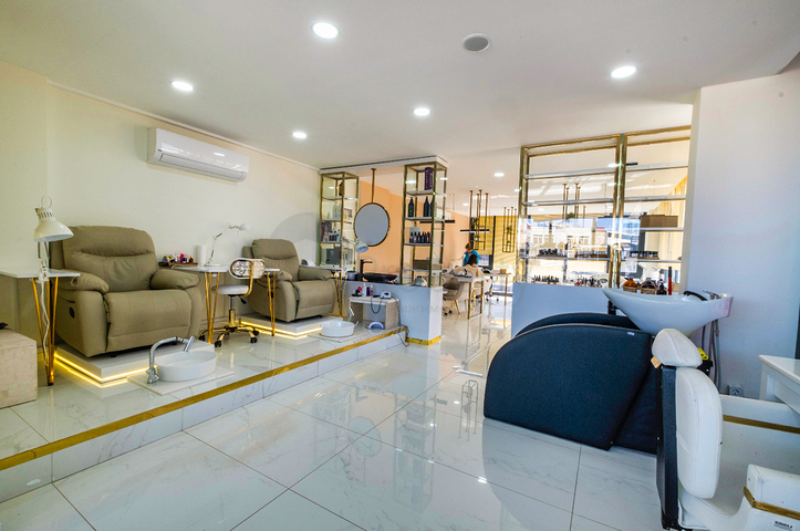 Коммерческое помещение  планировки 3+1 в микрорайоне Сарысу - Анталия 