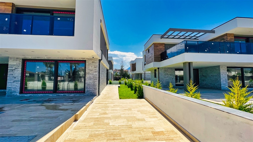 Великолепная вилла планировки 4+1 в районе Кемер - Анталия 