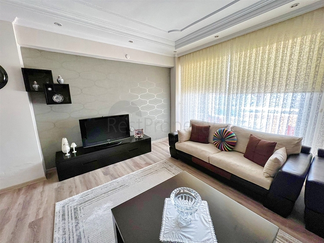 Квартира планировки 3+1 в центре города Анталия 