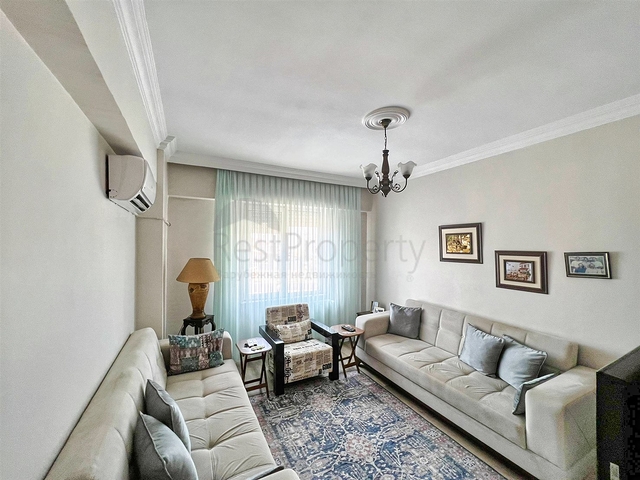 Квартира планировки 3+1 в центре города Анталия 