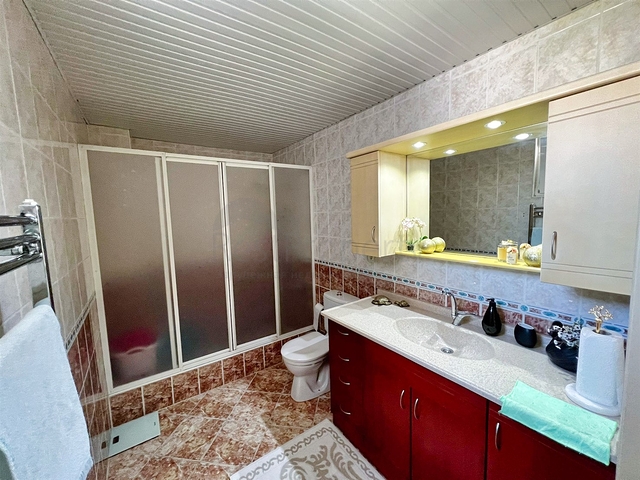 Квартира планировки 3+1 в центре города Анталия 