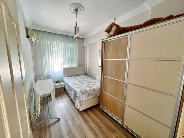 Квартира планировки 3+1 в центре города Анталия 