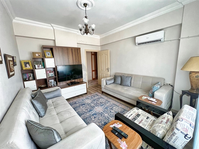 Квартира планировки 3+1 в центре города Анталия 