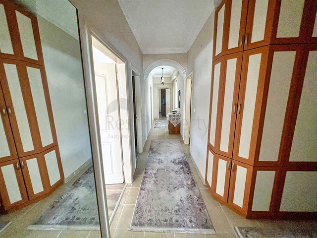 Квартира планировки 3+1 в центре города Анталия 