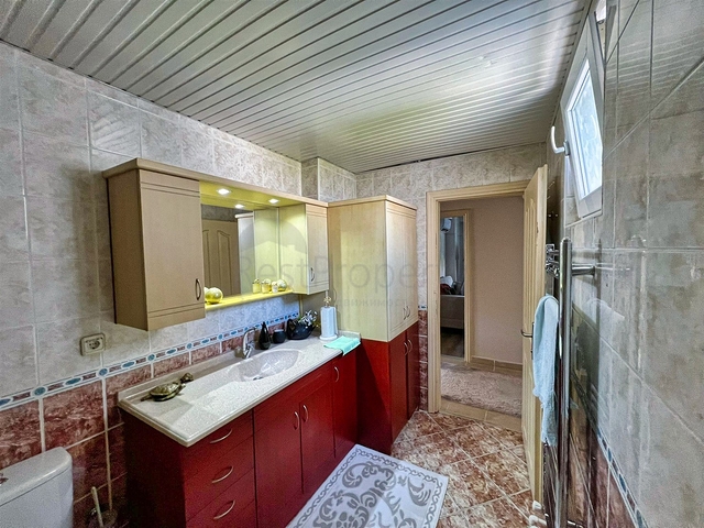 Квартира планировки 3+1 в центре города Анталия 