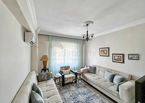 Квартира планировки 3+1 в центре города Анталия 