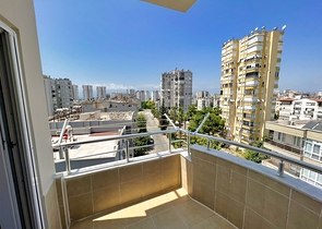 Квартира планировки 3+1 в центре города Анталия 