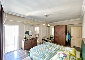 Квартира планировки 3+1 в центре города Анталия 