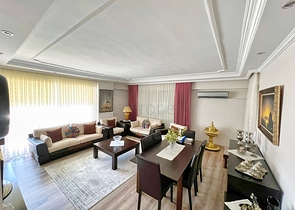 Квартира планировки 3+1 в центре города Анталия 