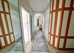 Квартира планировки 3+1 в центре города Анталия 