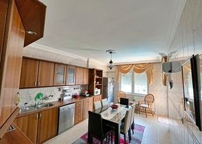 Квартира планировки 3+1 в центре города Анталия 