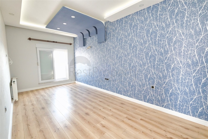 Квартира планировки 4+1 дуплекс в центре города Анталия 