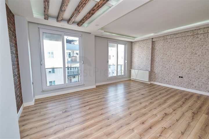 Квартира планировки 4+1 дуплекс в центре города Анталия 