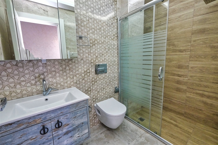 Квартира планировки 4+1 дуплекс в центре города Анталия 