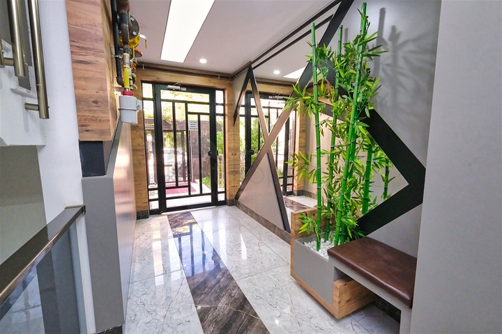 Квартира планировки 4+1 дуплекс в центре города Анталия 