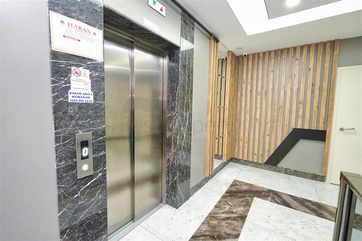 Квартира планировки 4+1 дуплекс в центре города Анталия 