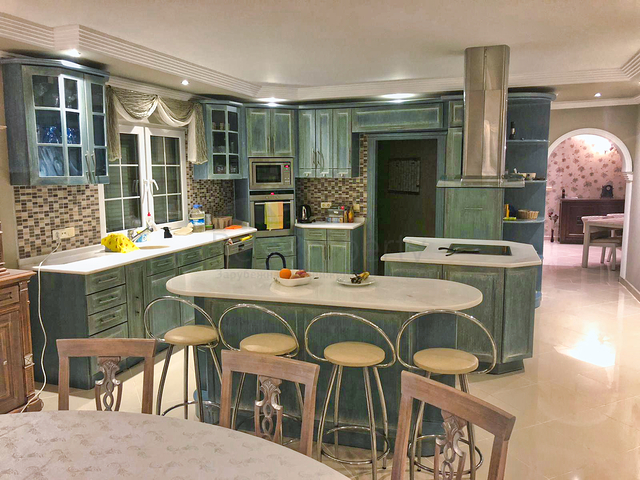 Вилла планировки 7+1 в районе Кемер - Анталия 