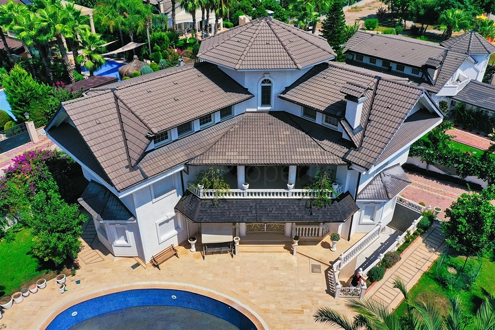 Вилла планировки 7+1 в районе Кемер - Анталия 