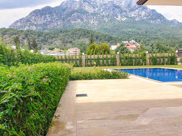 Вилла планировки 4+1 в районе Кемер - Анталия 