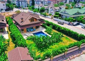 Вилла планировки 4+1 в районе Кемер - Анталия 