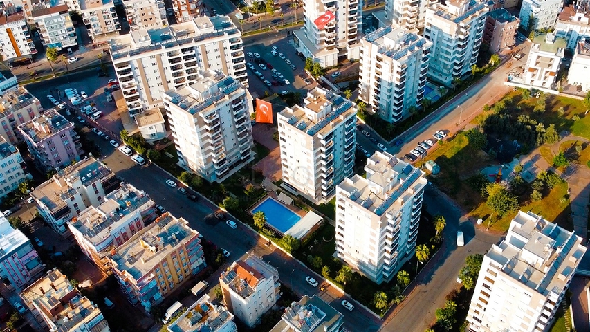 Квартира планировки 3+1 в центре города Анталия 