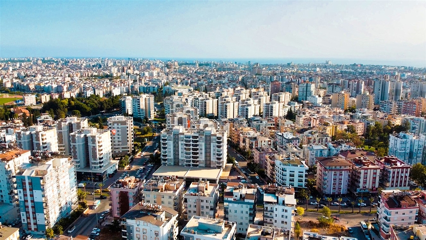 Квартира планировки 3+1 в центре города Анталия 