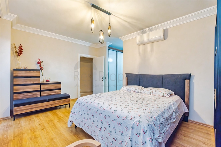 Квартира планировки 3+1 в центре города Анталия 