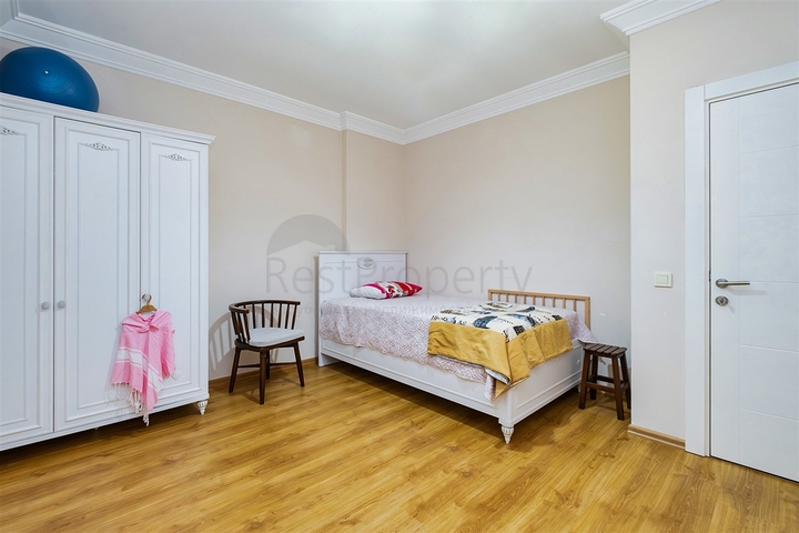 Квартира планировки 3+1 в центре города Анталия 