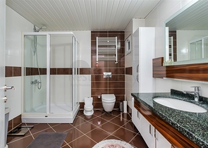 Квартира планировки 3+1 в центре города Анталия 