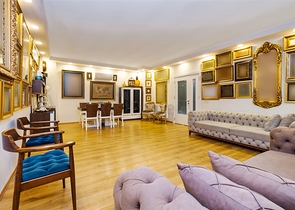 Квартира планировки 3+1 в центре города Анталия 