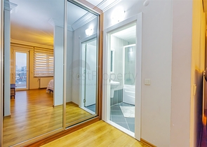 Квартира планировки 3+1 в центре города Анталия 