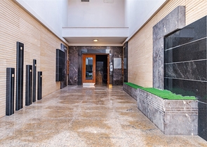 Квартира планировки 3+1 в центре города Анталия 