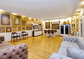 Квартира планировки 3+1 в центре города Анталия 