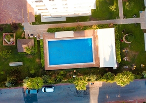 Квартира планировки 3+1 в центре города Анталия 