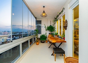 Квартира планировки 3+1 в центре города Анталия 