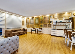 Квартира планировки 3+1 в центре города Анталия 