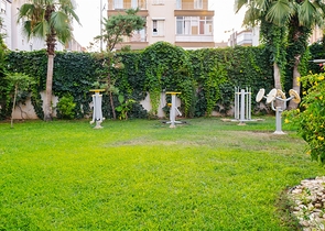 Квартира планировки 3+1 в центре города Анталия 