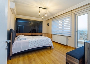 Квартира планировки 3+1 в центре города Анталия 