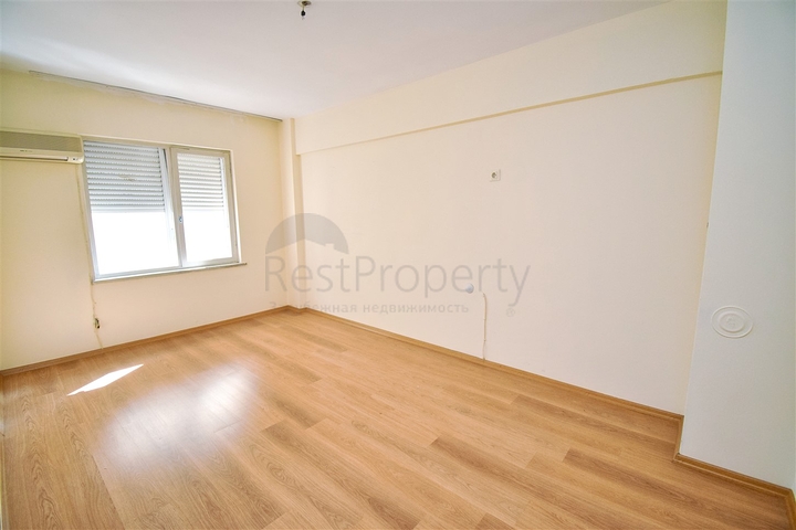 Квартира планировки 3+1 в центре города Анталия 