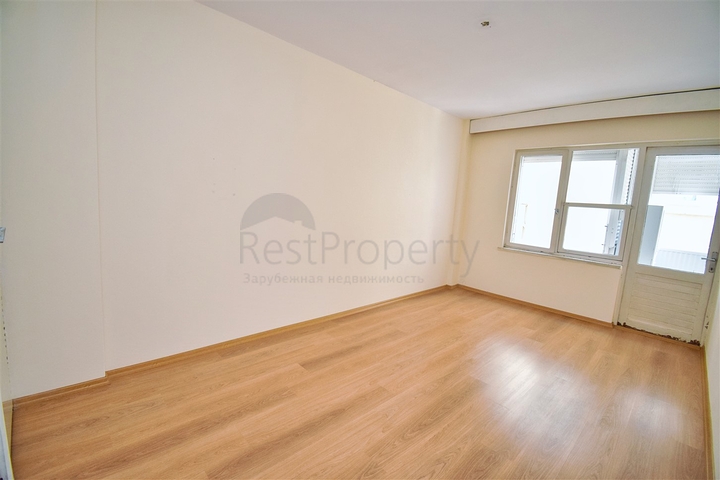 Квартира планировки 3+1 в центре города Анталия 