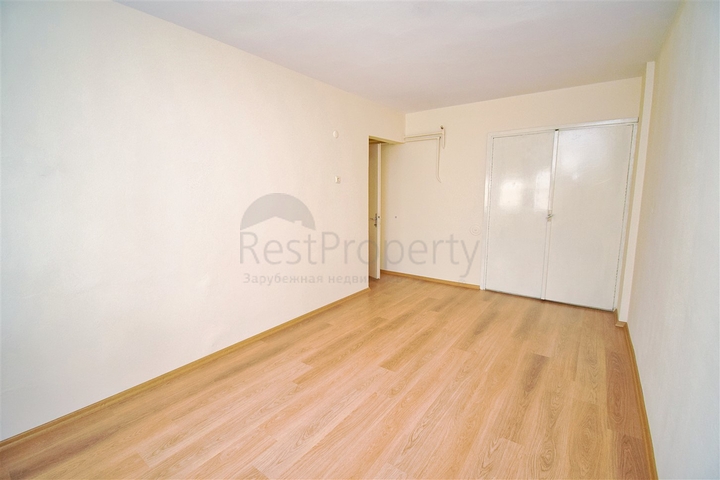 Квартира планировки 3+1 в центре города Анталия 