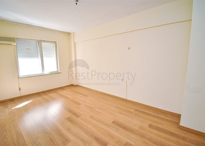 Квартира планировки 3+1 в центре города Анталия 