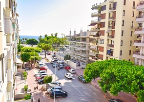 Квартира планировки 3+1 в центре города Анталия 