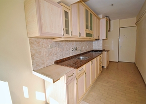 Квартира планировки 3+1 в центре города Анталия 